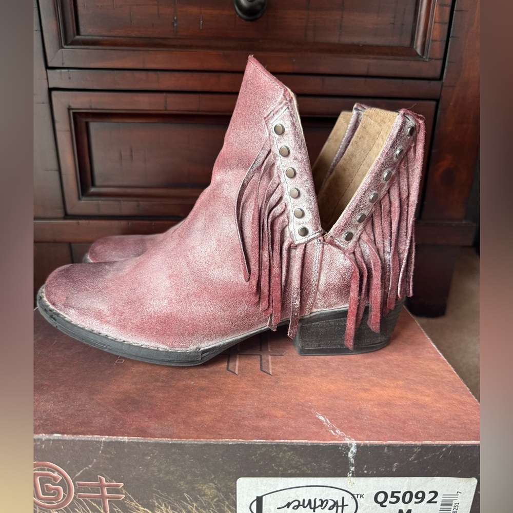 Corral/Circle G  Wine Fringe Booties - Picture 6 of 9